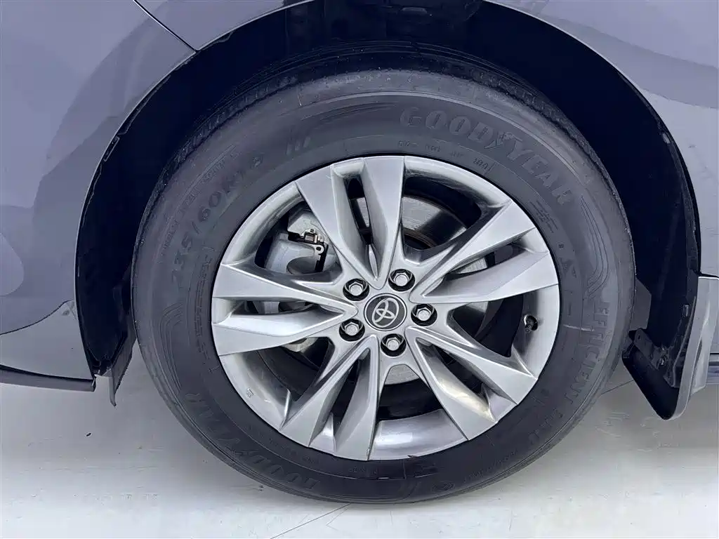 Toyota Sienna 2024 — фото 11