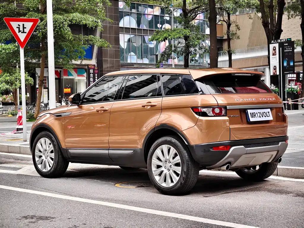Land Rover Evoque 2015 — фото 9