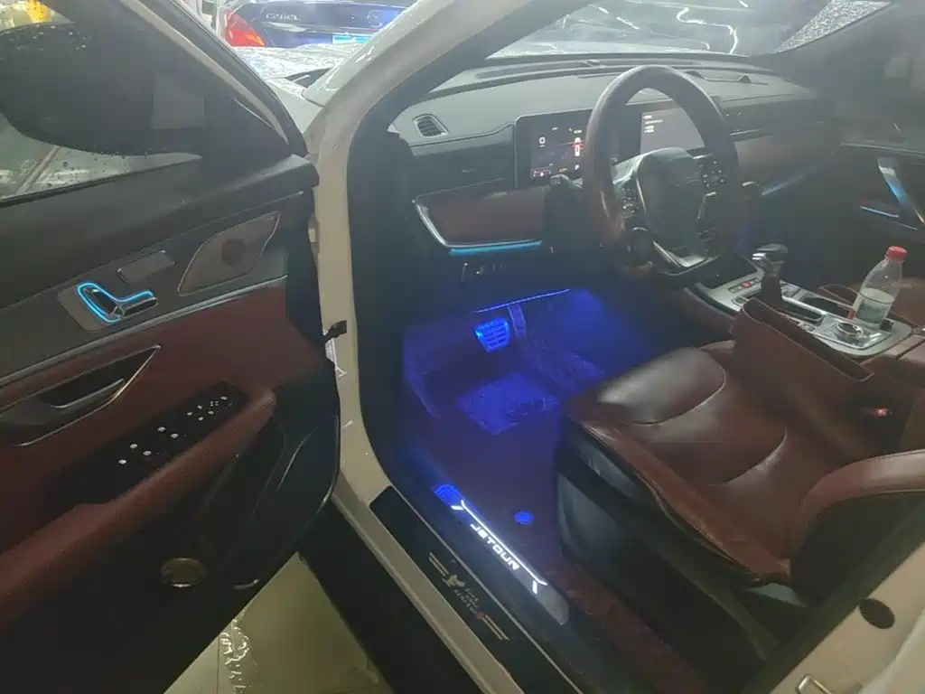 Jetour X70 PLUS 2023 — фото 16