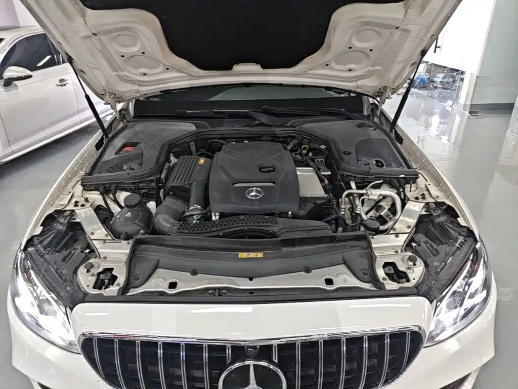 Mercedes-Benz E-Class 2018 — фото 16
