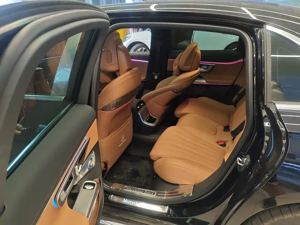 Mercedes-Benz E-Class 2025