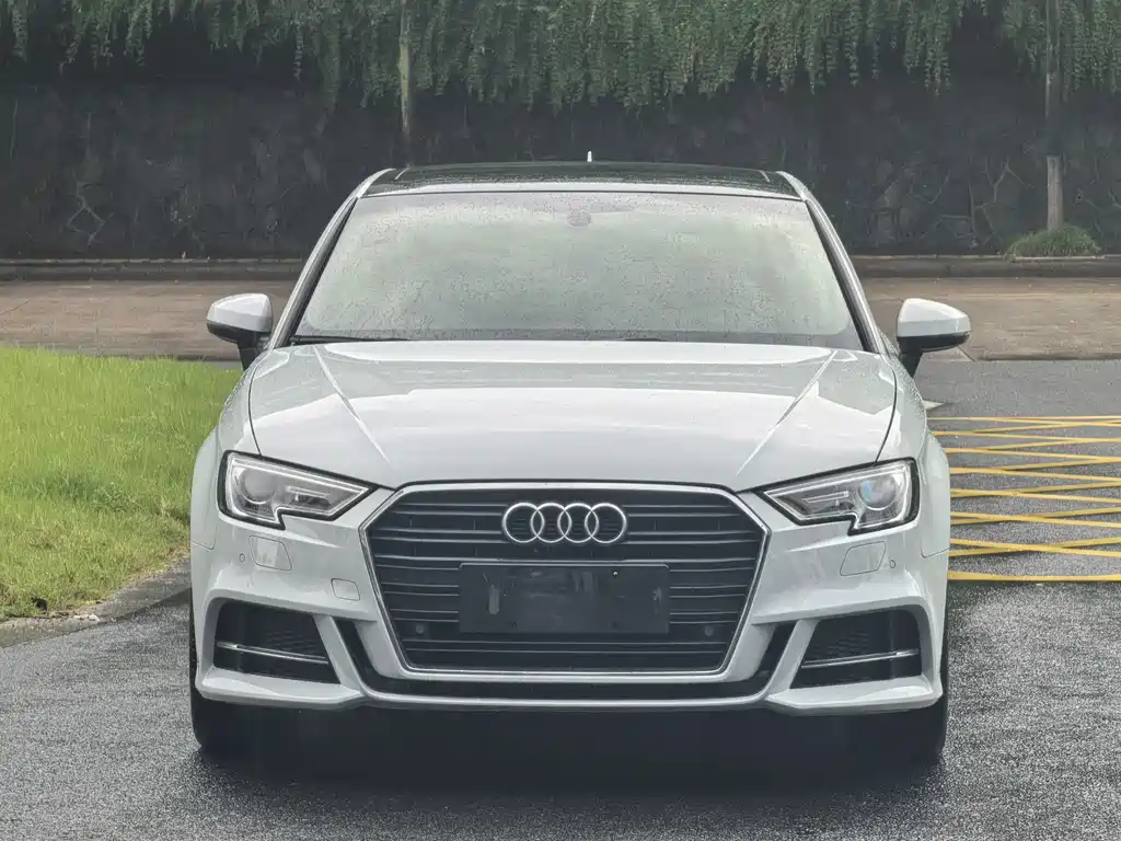 Audi A3 2019 — фото 2