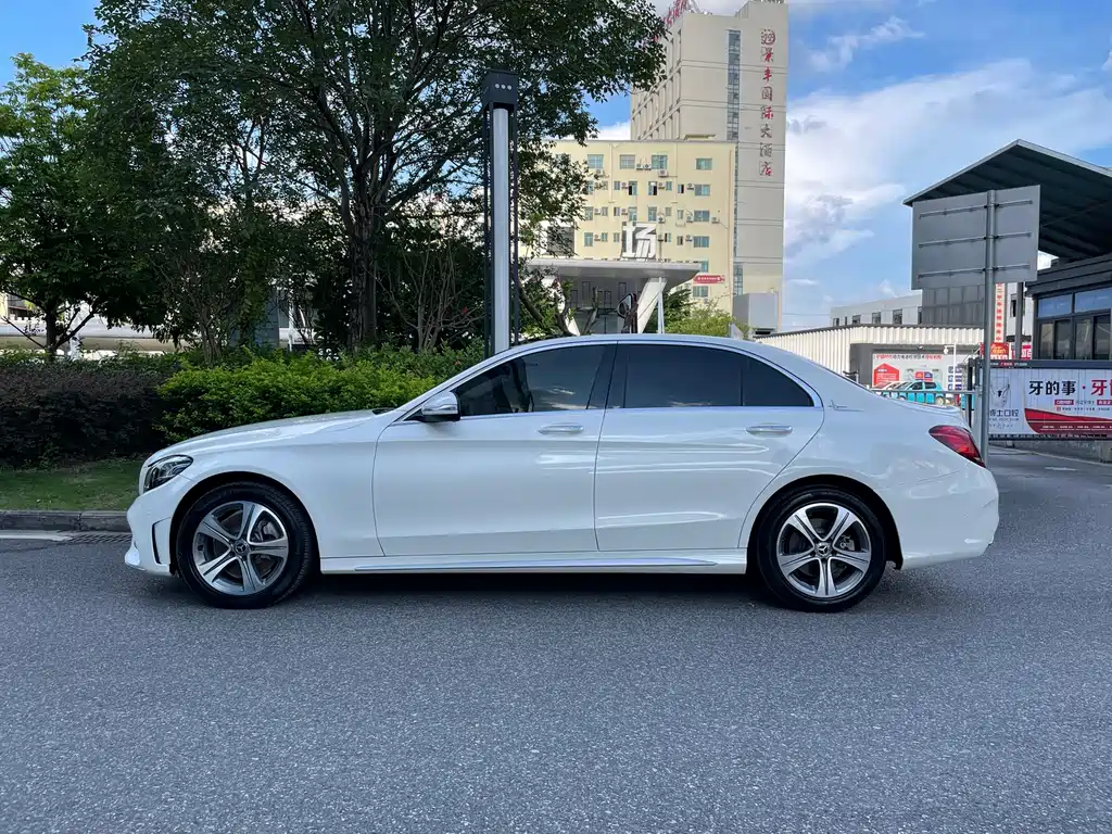 Mercedes-Benz C-Class 2019
