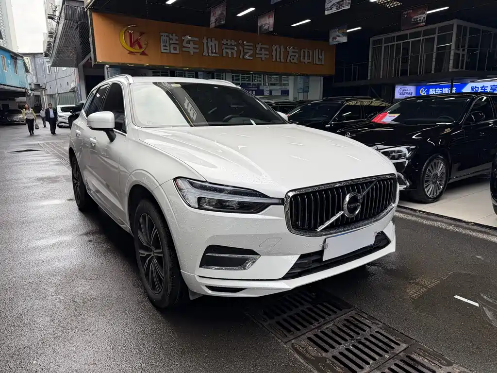 Volvo XC60 2021 — фото 3
