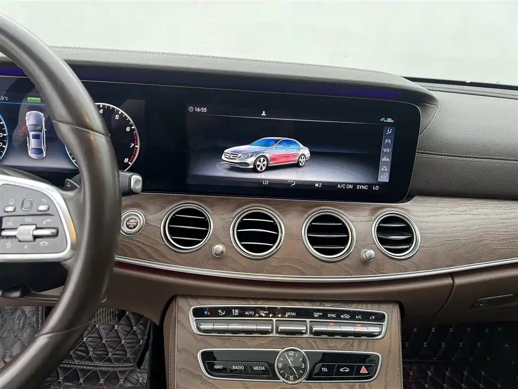 Mercedes-Benz E-Class 2019 — фото 11