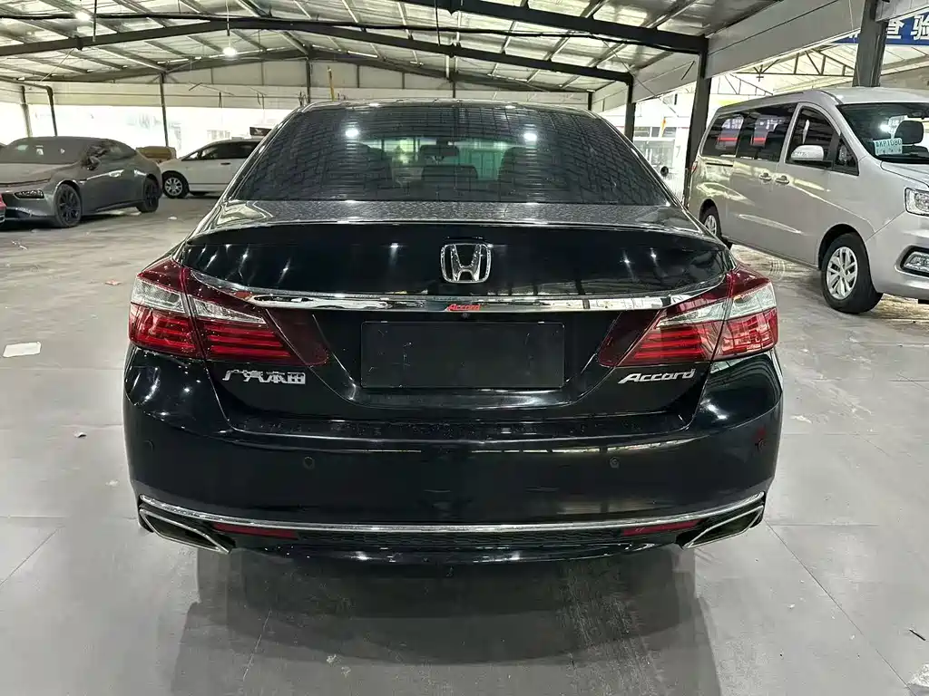 Honda Accord 2017 — фото 5