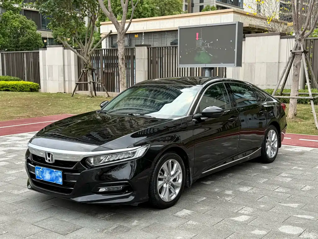 Honda Accord 2019 — фото 1