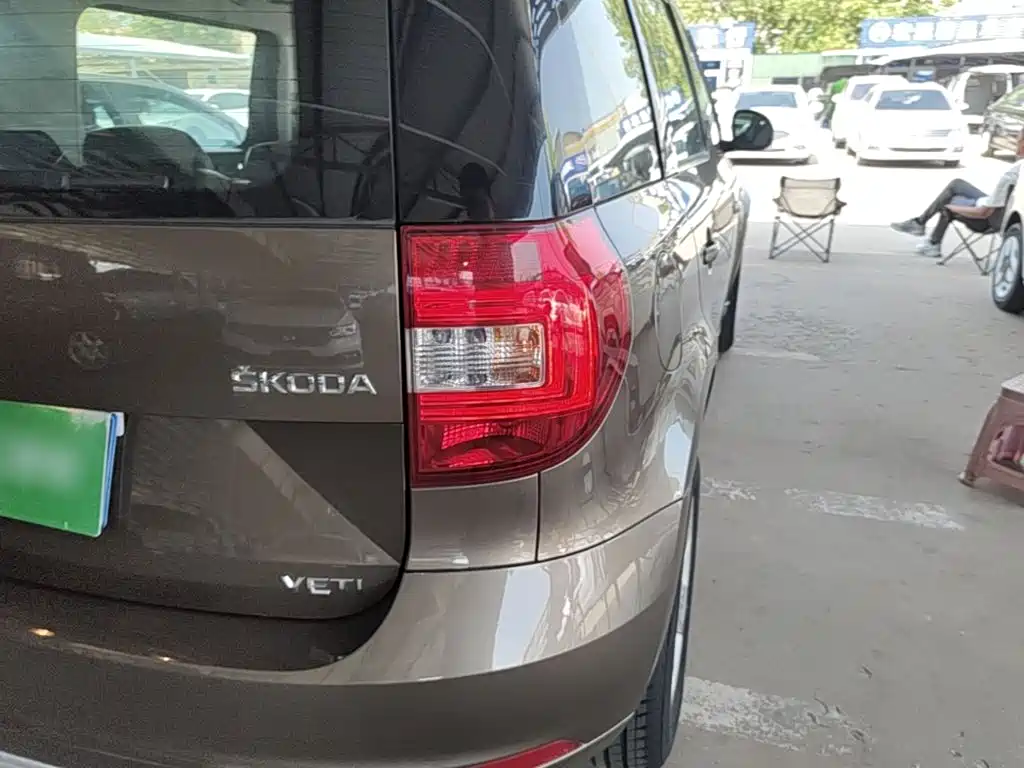 Skoda Yeti 2016 — фото 24