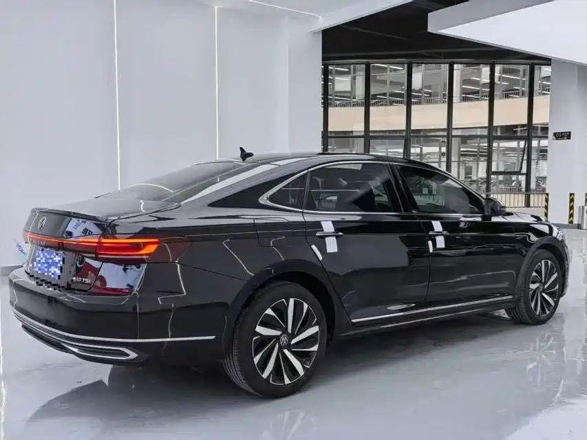 Volkswagen Passat 2022 — фото 10