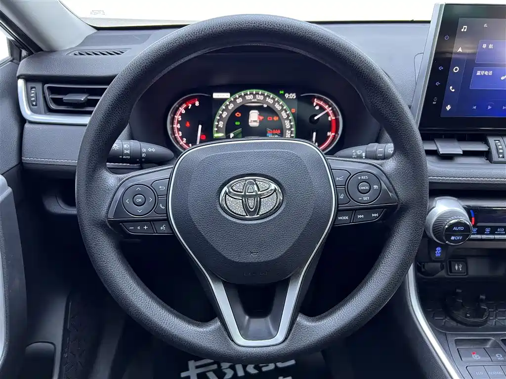 Toyota RAV4 2022 — фото 14