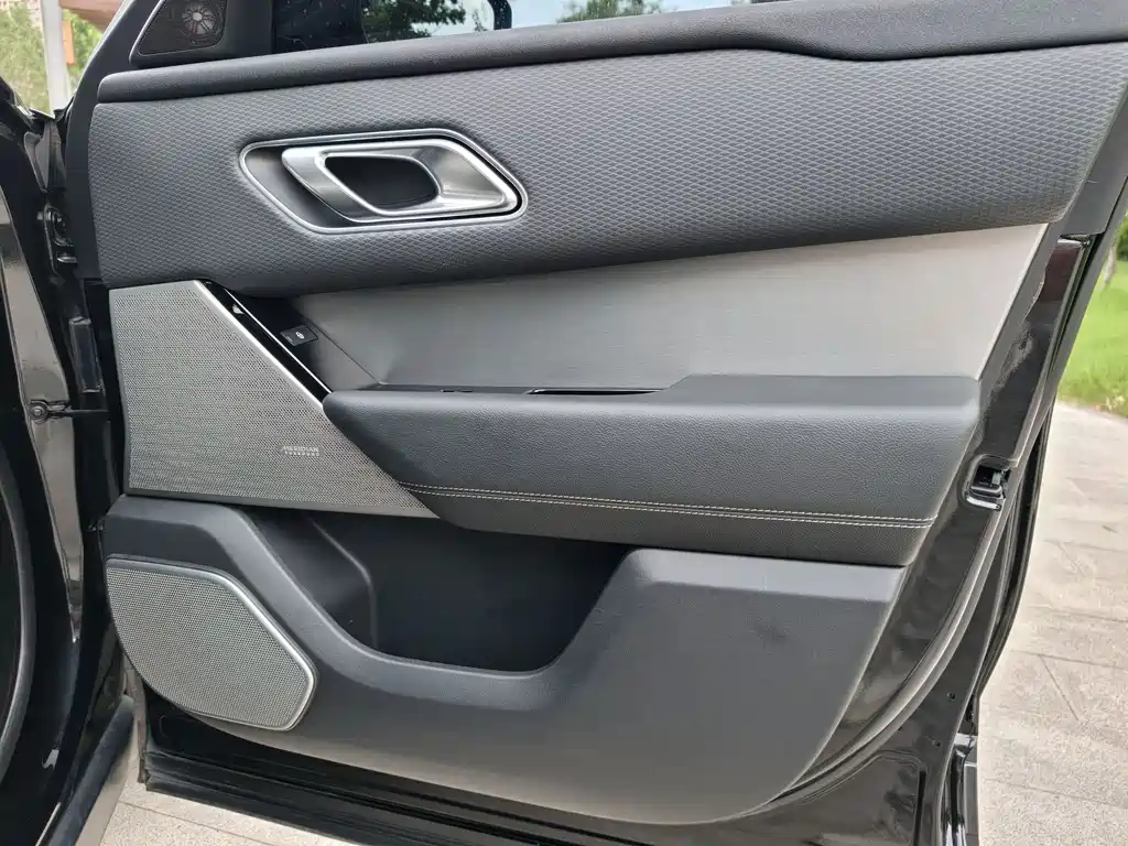 Land Rover Velar 2018 — фото 26