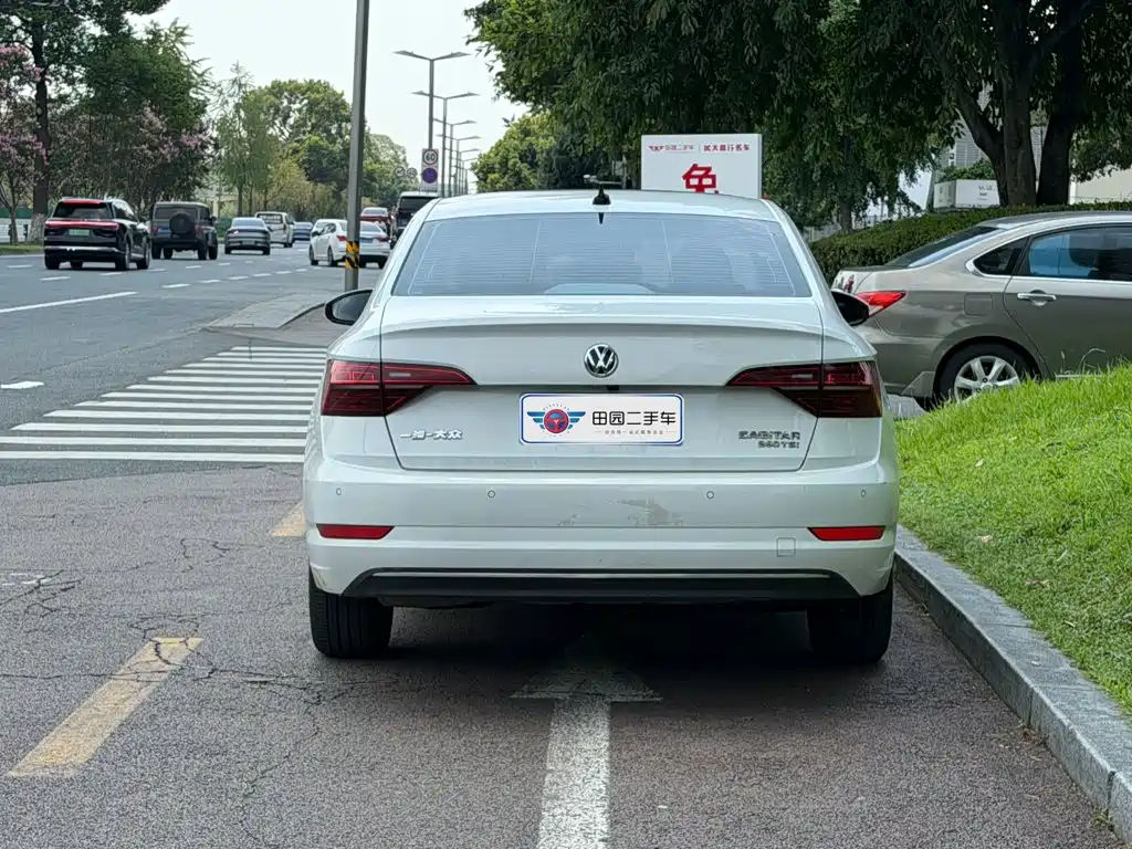 Volkswagen Sagitar 2022
