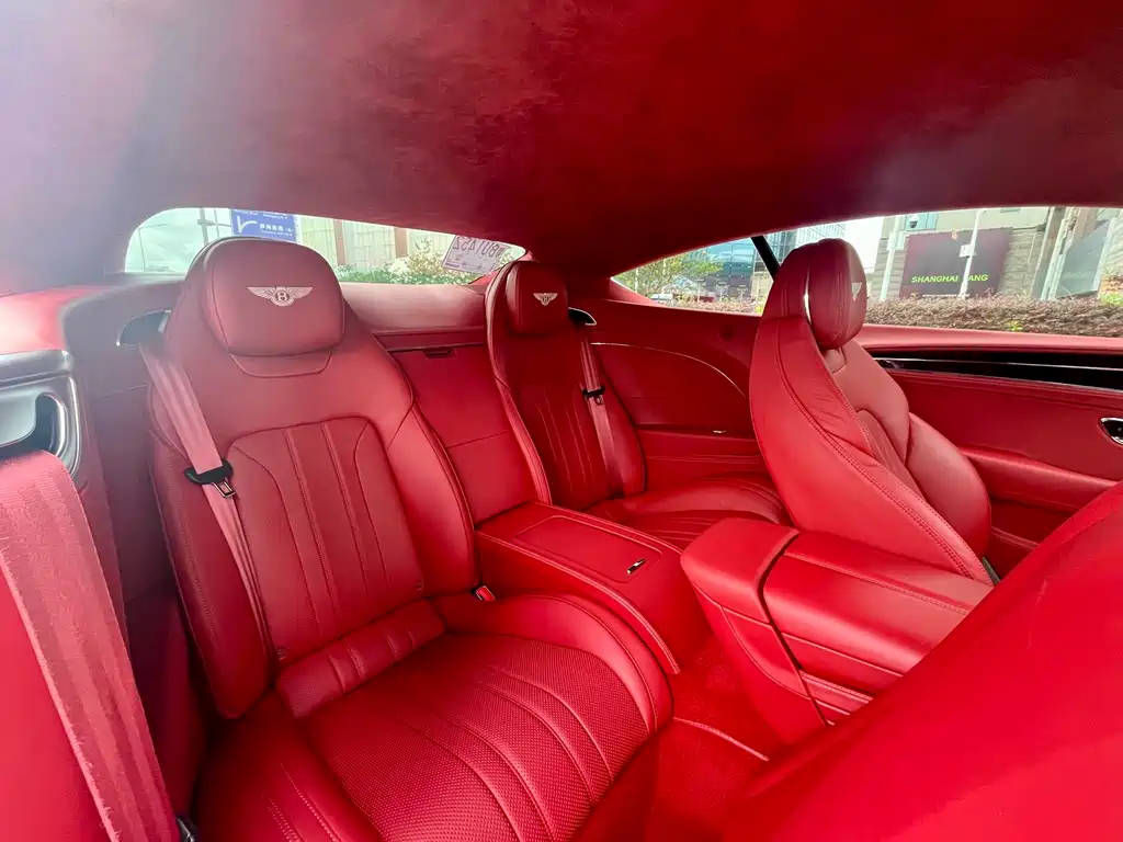 Bentley Continental 2021 — фото 11
