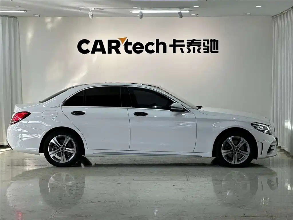 Mercedes-Benz C-Class 2021