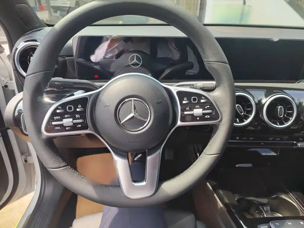 Mercedes-Benz A-Class 2021 — фото 15