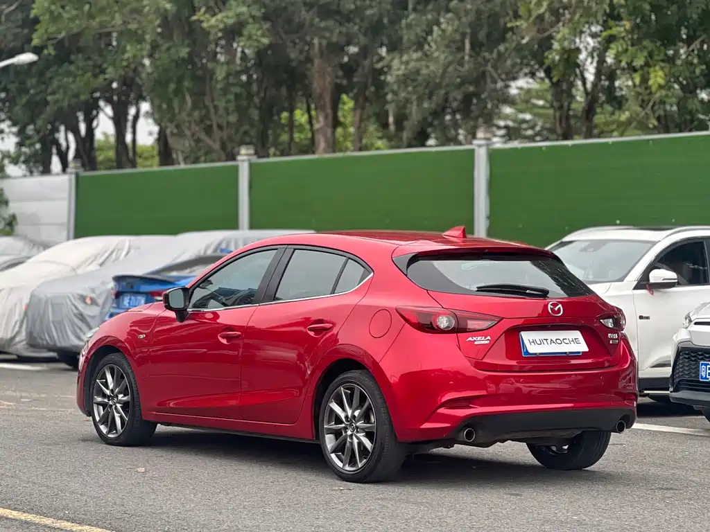 Mazda 3 Axela 2017 — фото 11