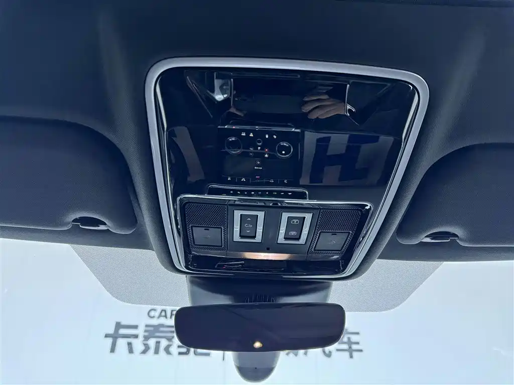 Land Rover Range Rover Velar 2021 — фото 20