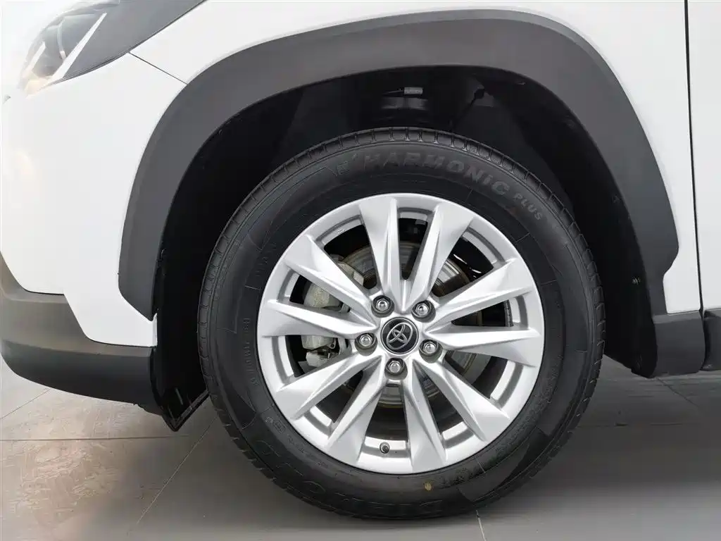 Toyota Corolla Cross 2023 — фото 17