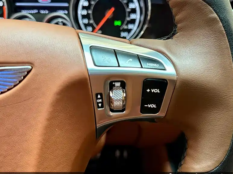 Bentley Flying Spur 2019 — фото 16
