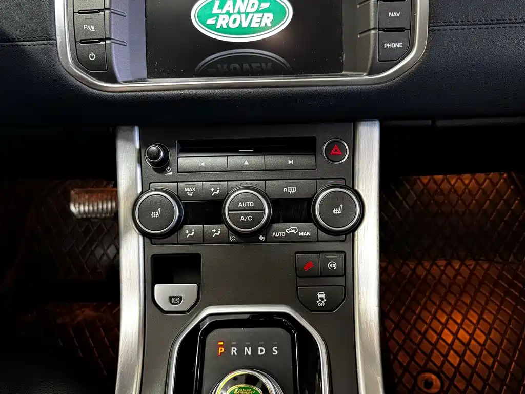 Land Rover Evoque 2015 — фото 16