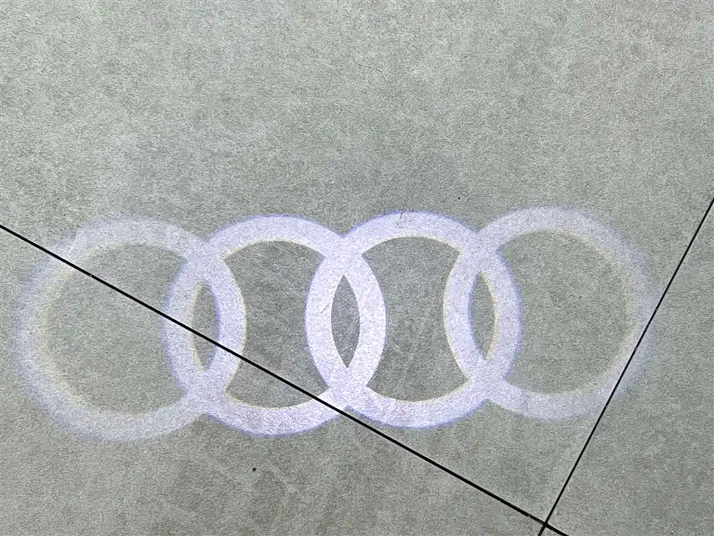Audi Q5L 2020 — фото 14