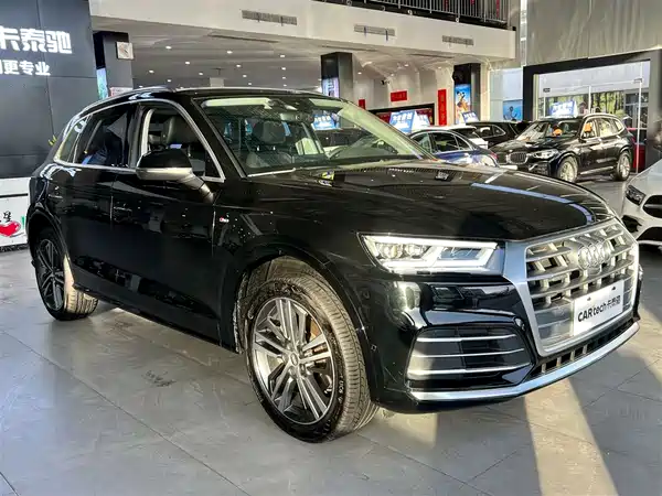 Audi Q5L 2020