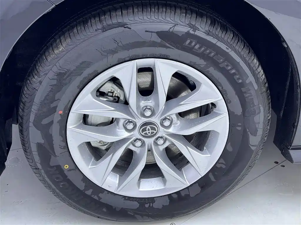 Toyota Granvia — фото 11