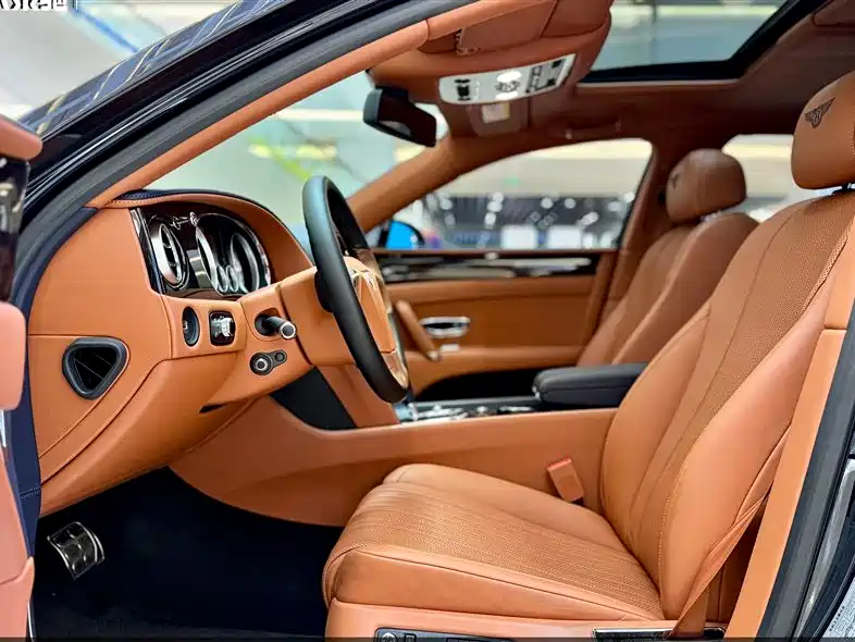 Bentley Flying Spur 2019 — фото 21