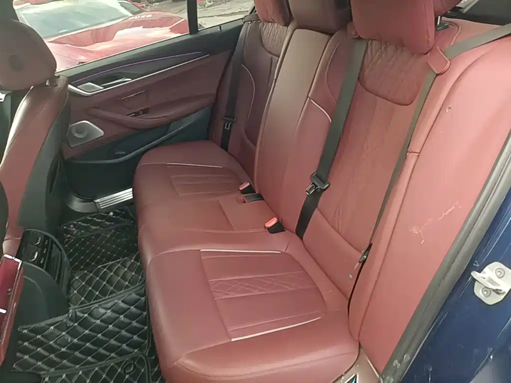 BMW 5 Series 2022 — фото 16