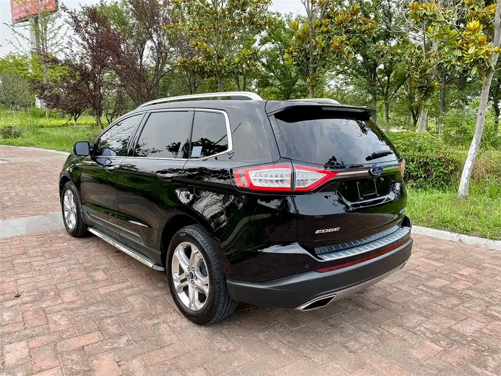 Ford Edge 2017 — фото 12