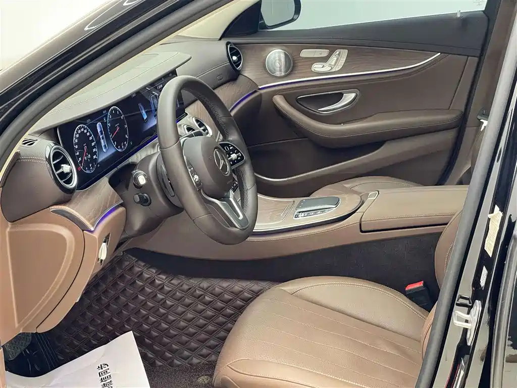 Mercedes-Benz E-Class 2020 — фото 13