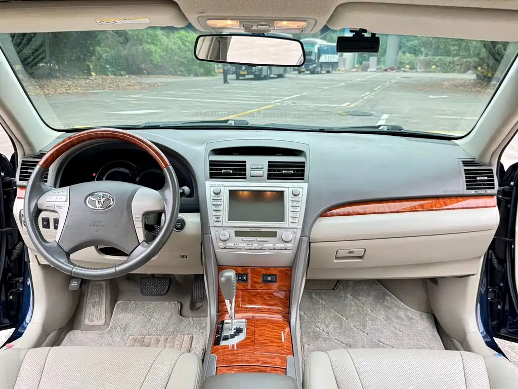 Toyota Camry 2008 — фото 12