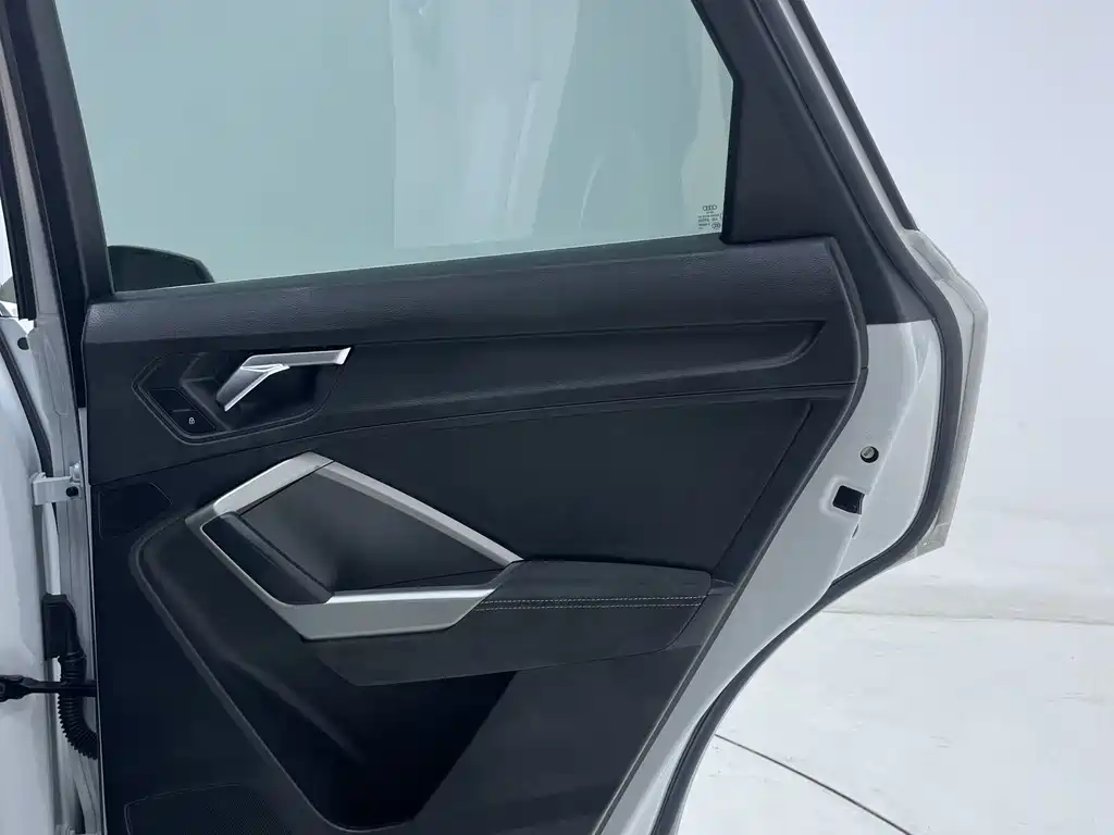 Audi Q3 2022 — фото 22