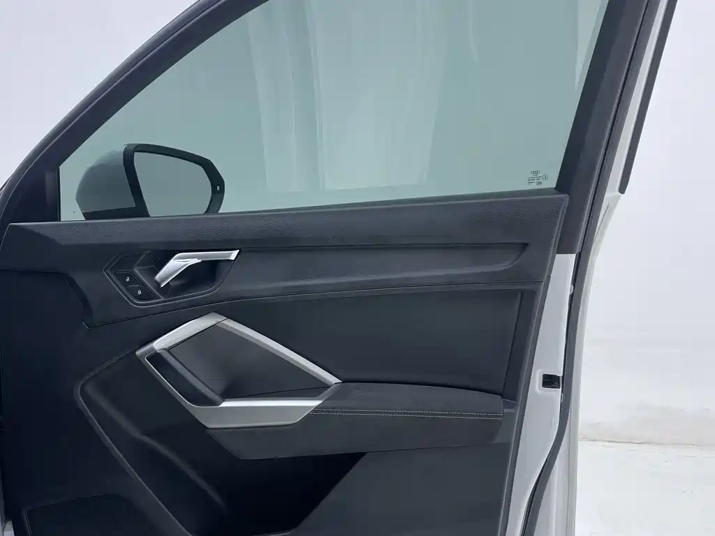 Audi Q3 2022 — фото 21