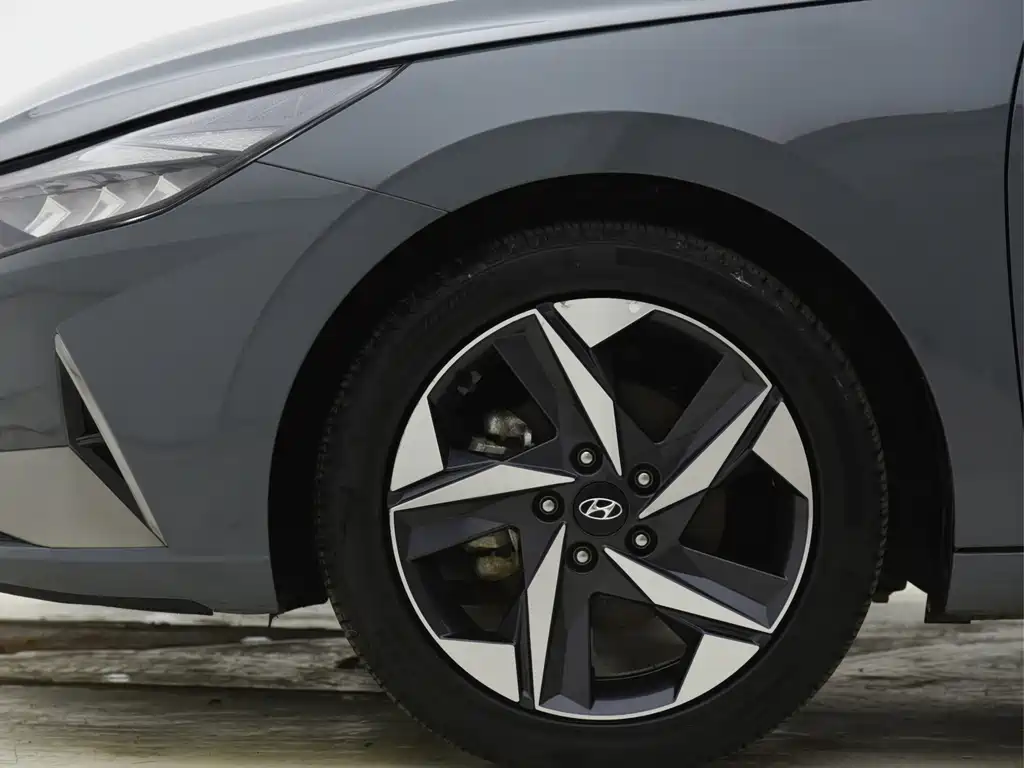 Hyundai Elantra 2023