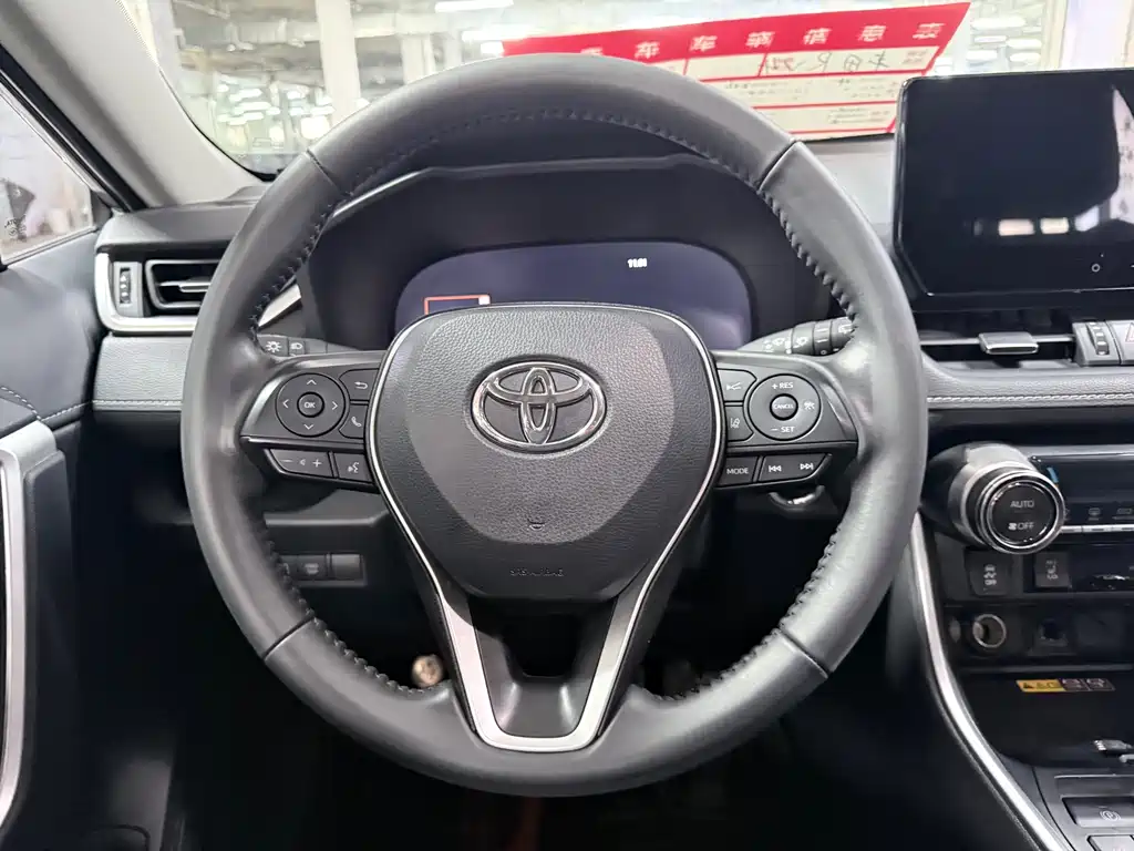 Toyota RAV4 2024 — фото 14