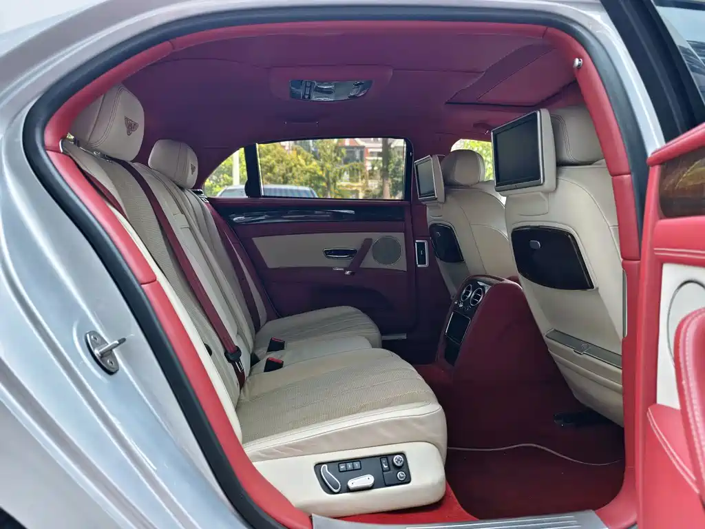 Bentley Flying Spur 2016 — фото 13