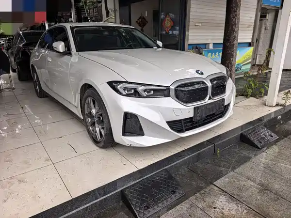 BMW i3 2024