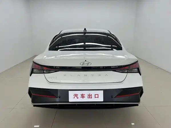 Hyundai Elantra 2023