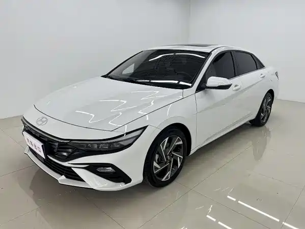 Hyundai Elantra 2023