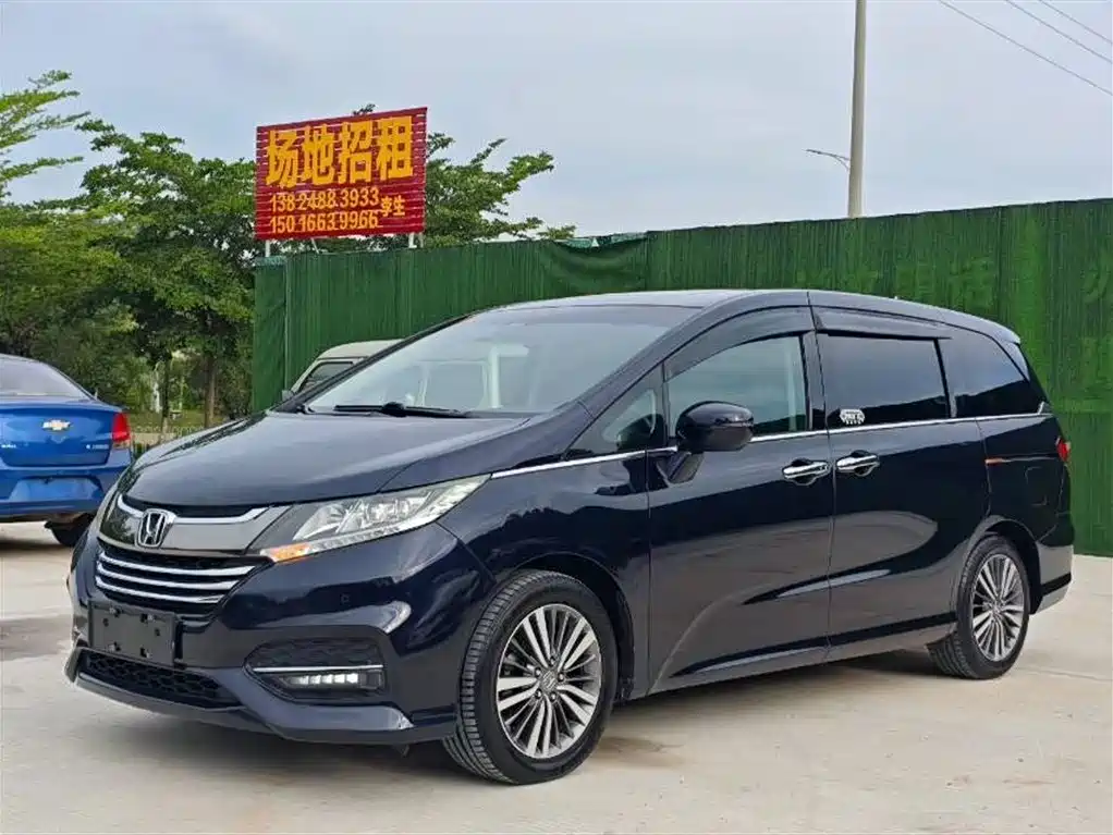 Honda Odyssey 2018 — фото 2