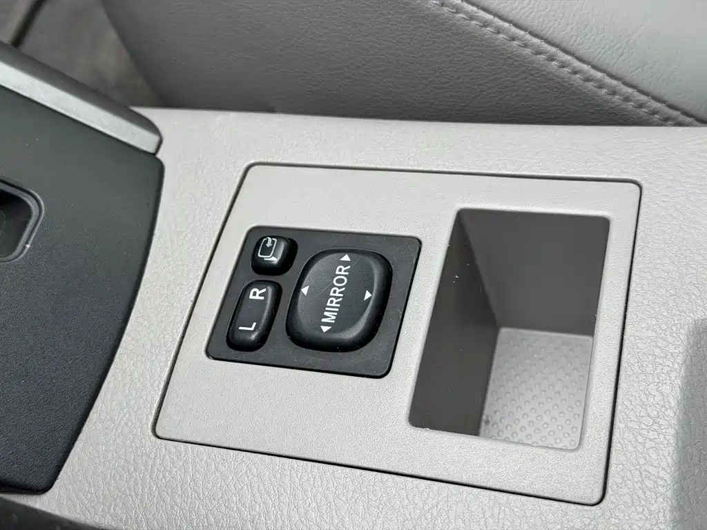 Toyota RAV4 2008 — фото 27