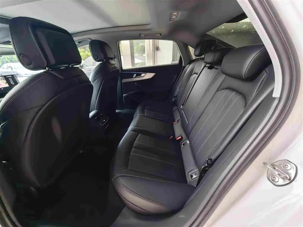 Audi A4L 2025