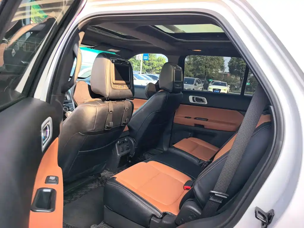 Ford Explorer 2013 — фото 10