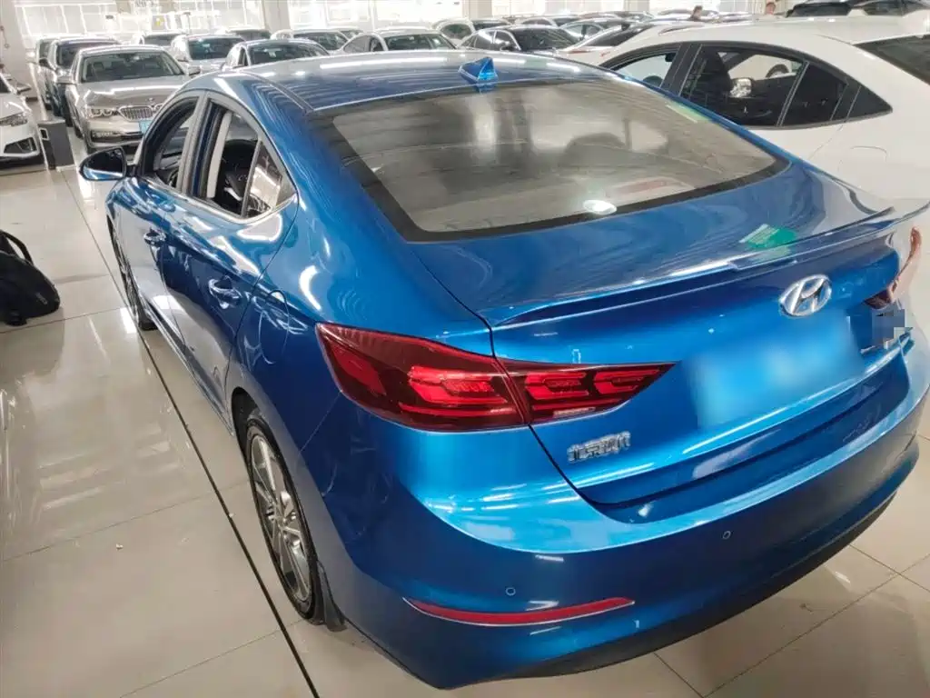 Hyundai Elantra 2016 — фото 5