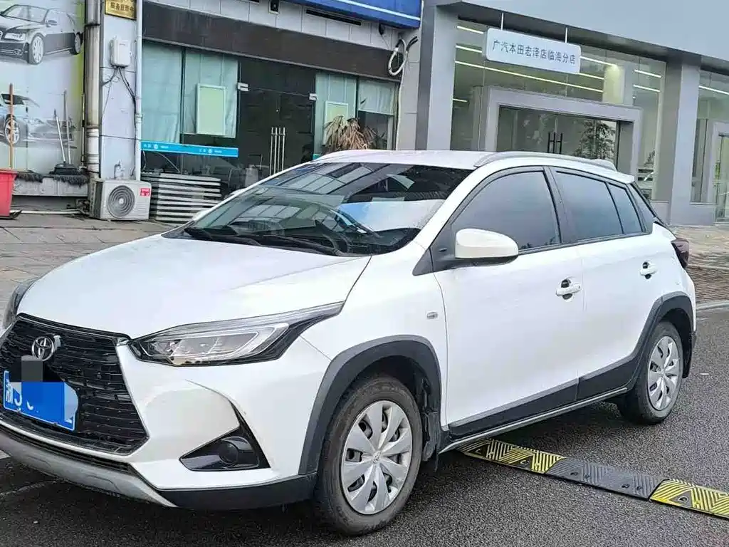 Toyota Yaris L 2022