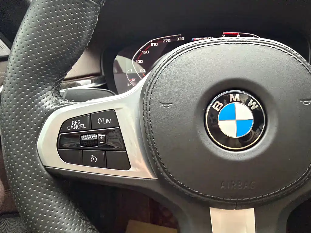 BMW 5 Series 2020 — фото 19
