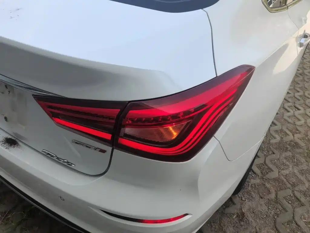 Changan Eado 2018 — фото 8