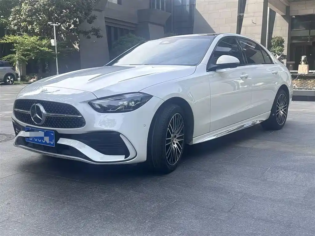 Mercedes-Benz C-Class 2025 — фото 1