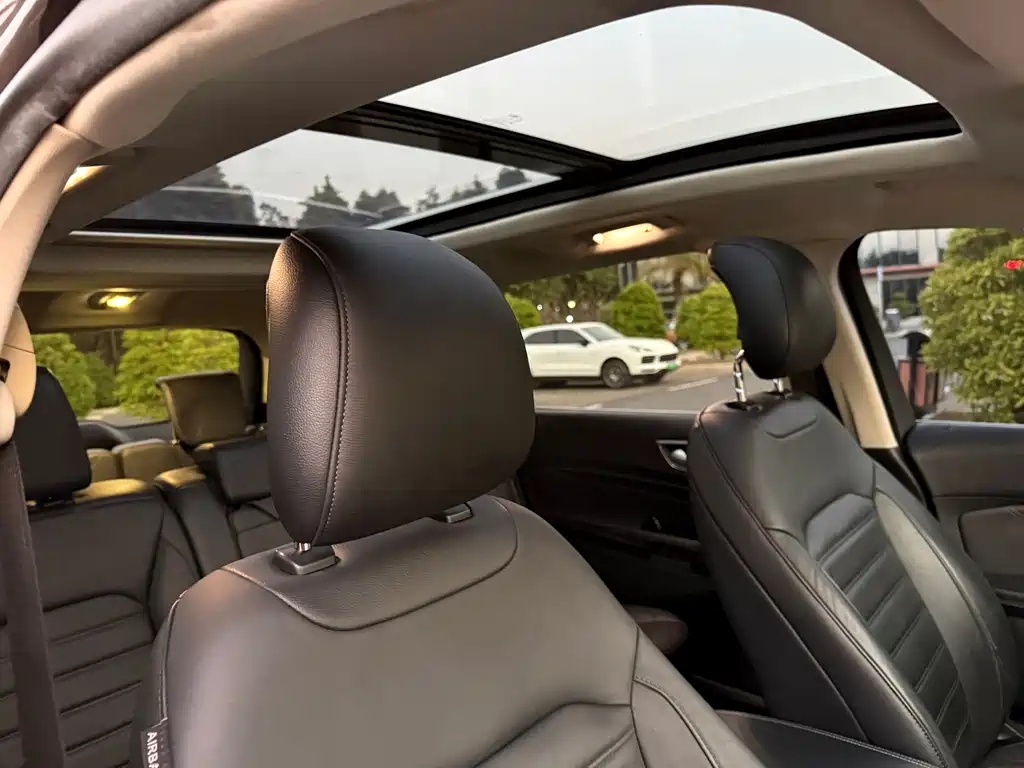 Ford Edge 2016 — фото 17